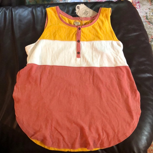 T-shirt tank! - Picture 1 of 4